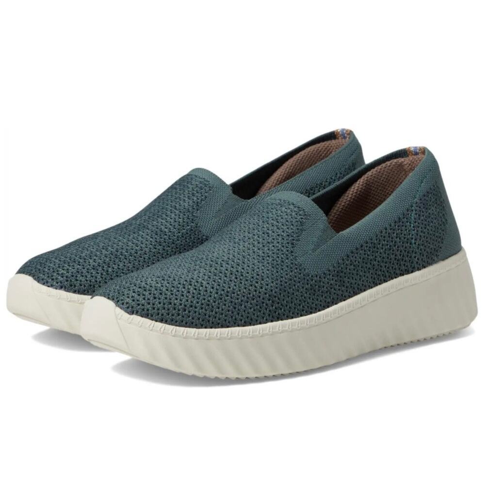NIB Bzees Wednesday 9M Slip On Comfort Platform Sneakers Green